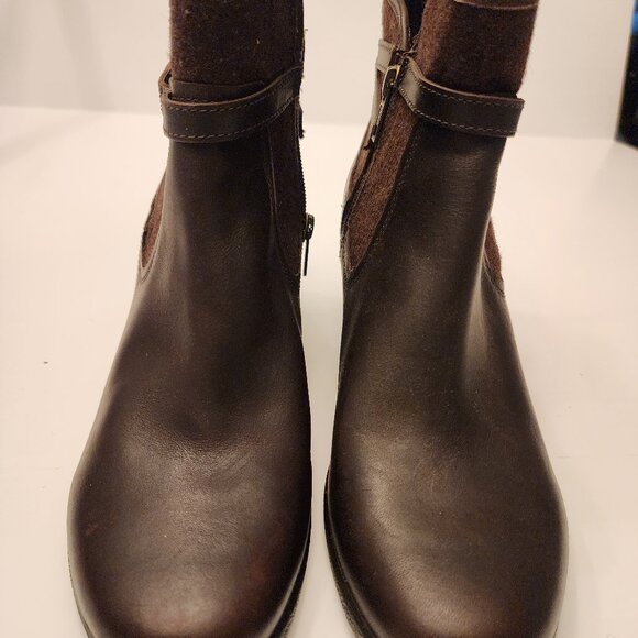 UGG Stout Emalie Brown Leather Boots - Picture 1 of 6